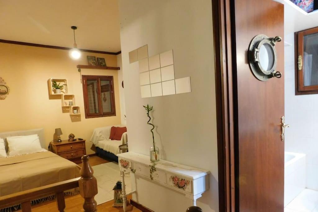 Marco Polo'S Mooring Cozy Navy House Apartamento Anavyssos Exterior foto